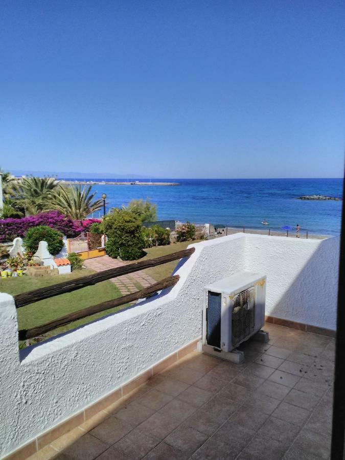 סארוק Villa Adelina מראה חיצוני תמונה